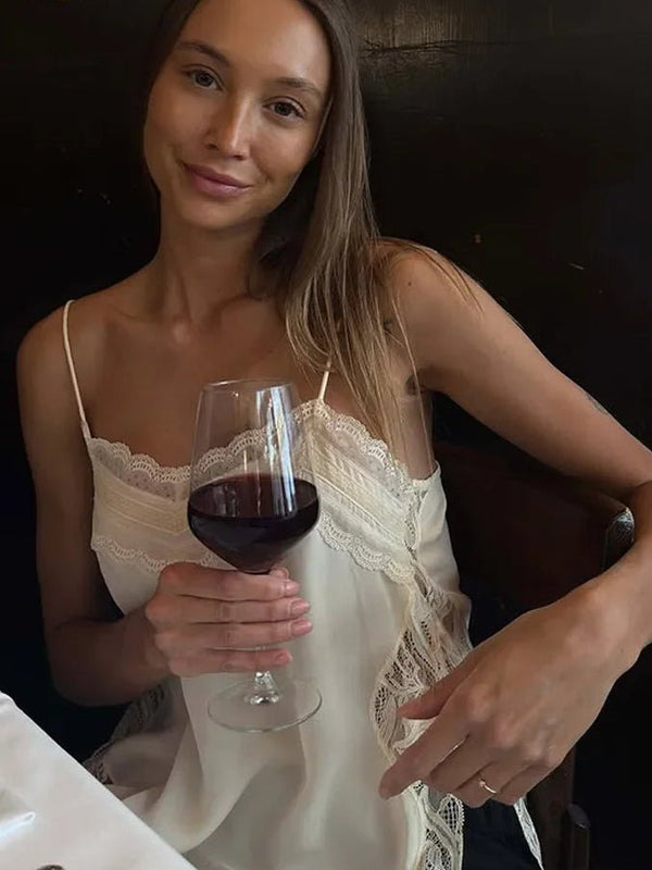 Top de tirantes con ribete de encaje Sia