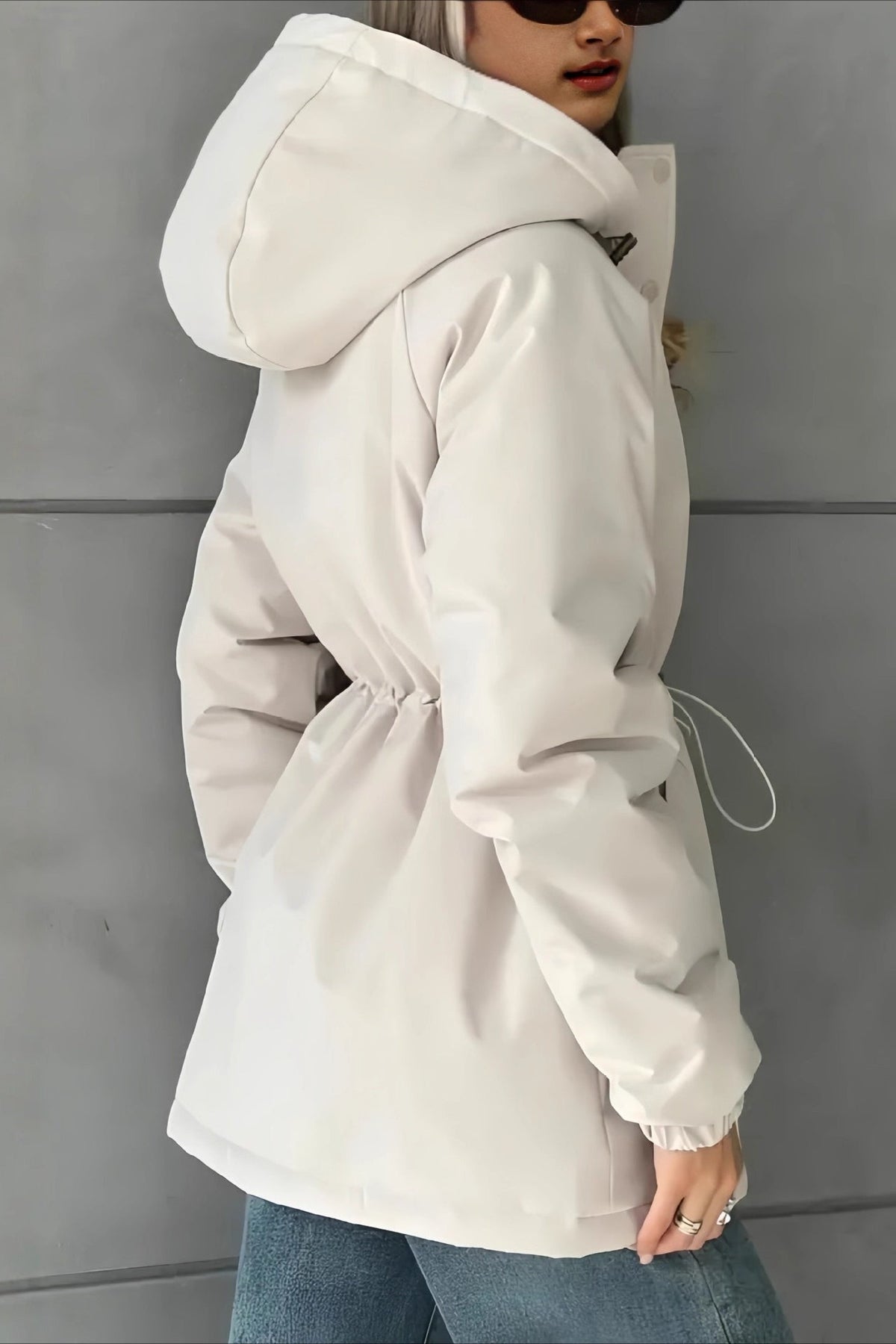 Chaqueta cortavientos con capucha Adele
