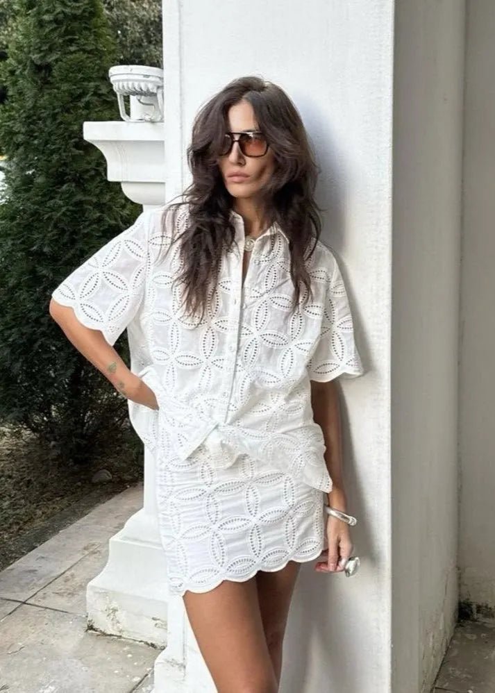 Conjunto de camisa y falda bordadas Adita