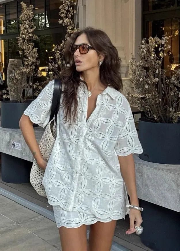 Conjunto de camisa y falda bordadas Adita