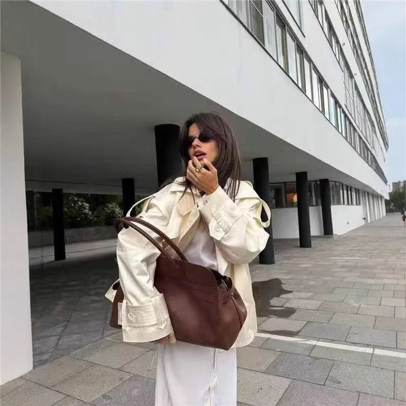 Chaqueta cortavientos retro Aethra con doble botonadura