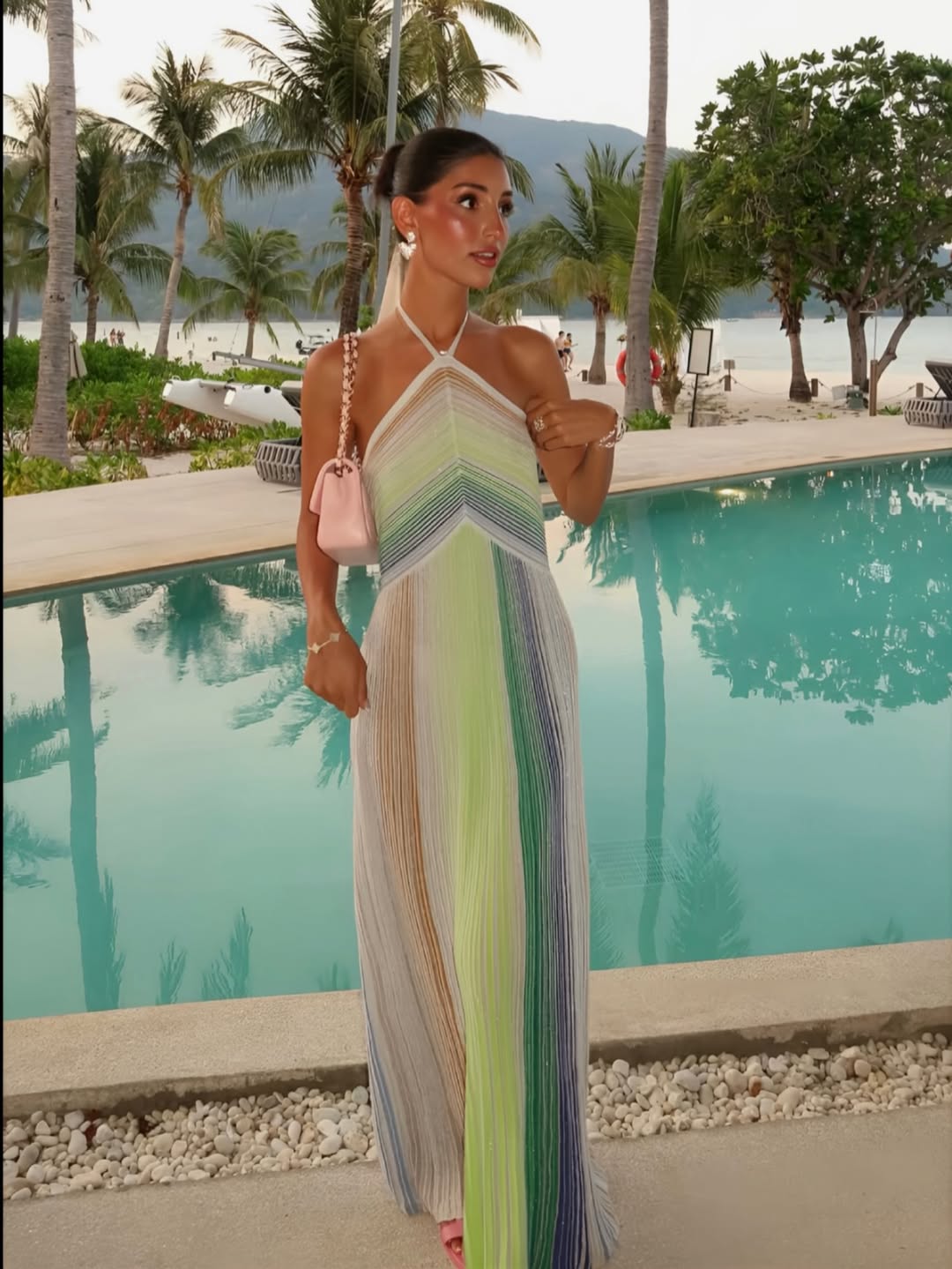 Vestido largo halter a rayas con lentejuelas Ailis