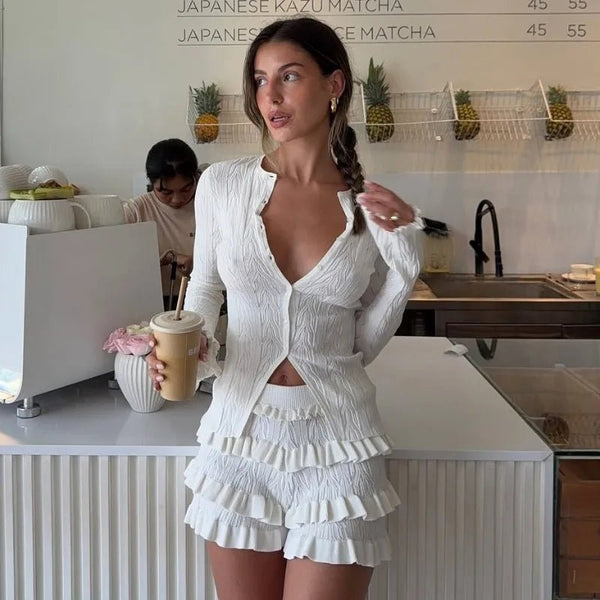 Conjunto de top de punto y shorts escalonados Aira