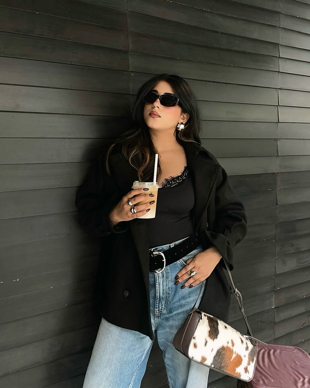 Gabardina corta Alianna con cinturón