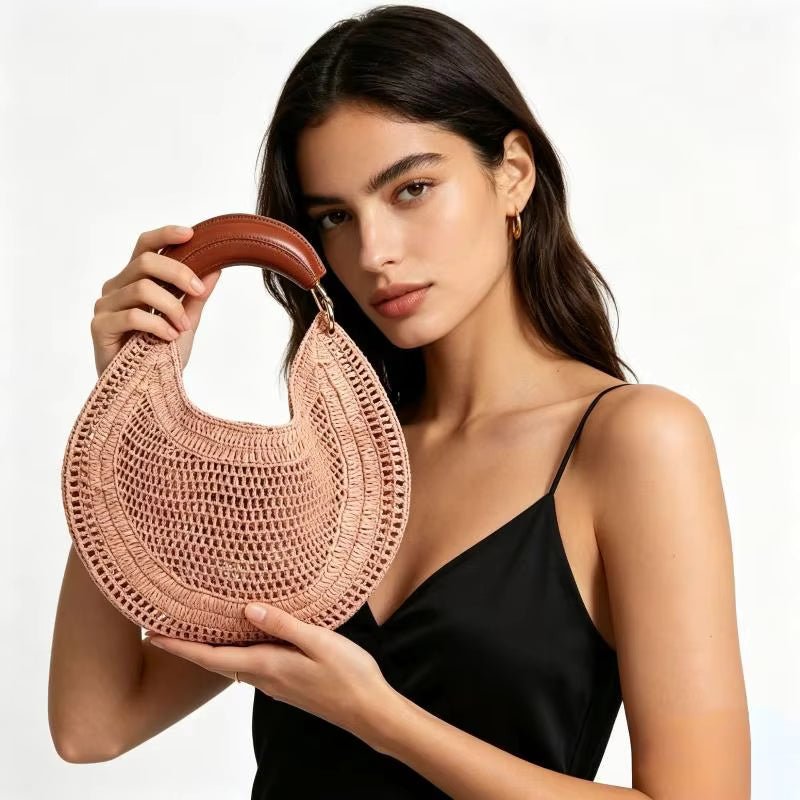 Bolso de hombro tejido en forma de media luna Amanda
