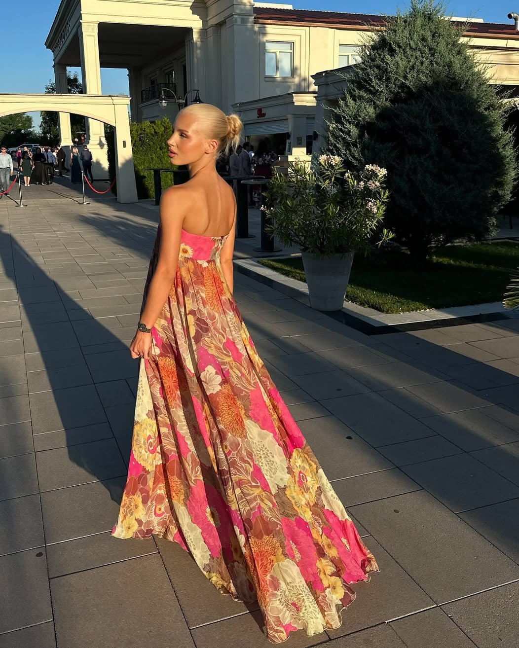 Vestido largo floral sin tirantes Amaya