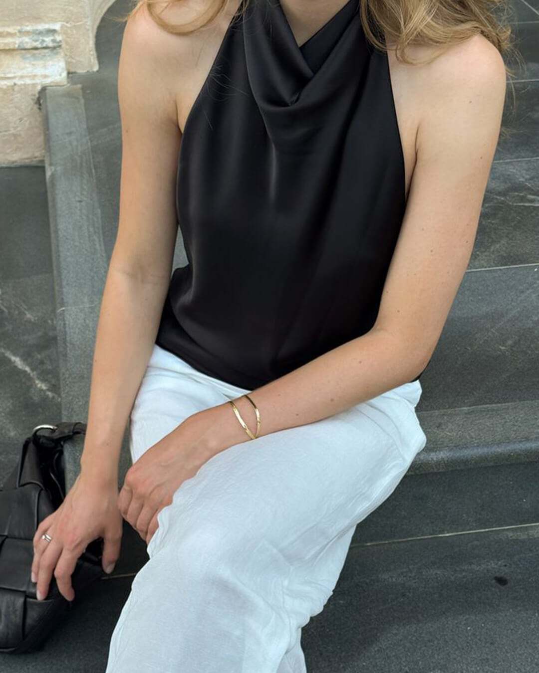 Top de satén halter con espalda descubierta Anastasia