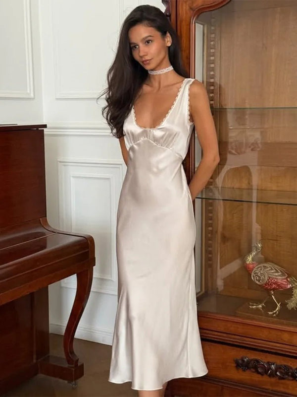 Vestido midi de satén con escote pronunciado Angie