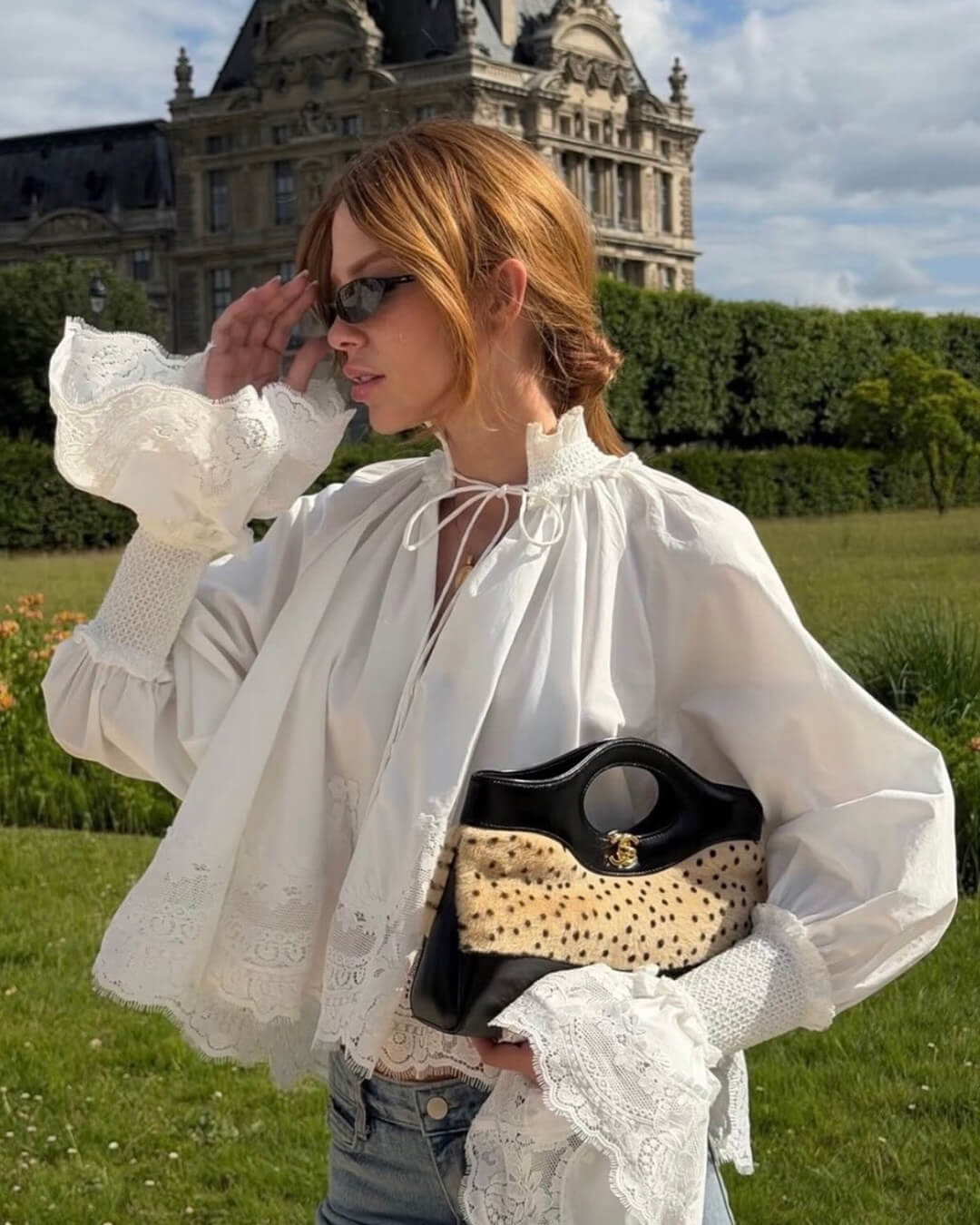 Blusa con bordado y ribete de encaje Annie