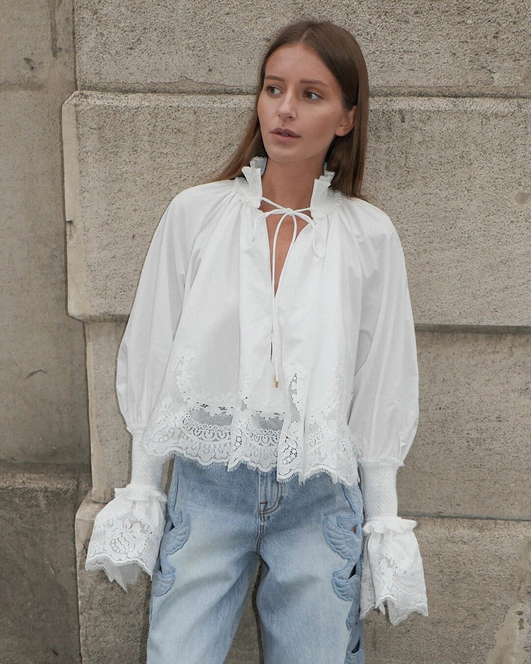 Blusa con bordado y ribete de encaje Annie