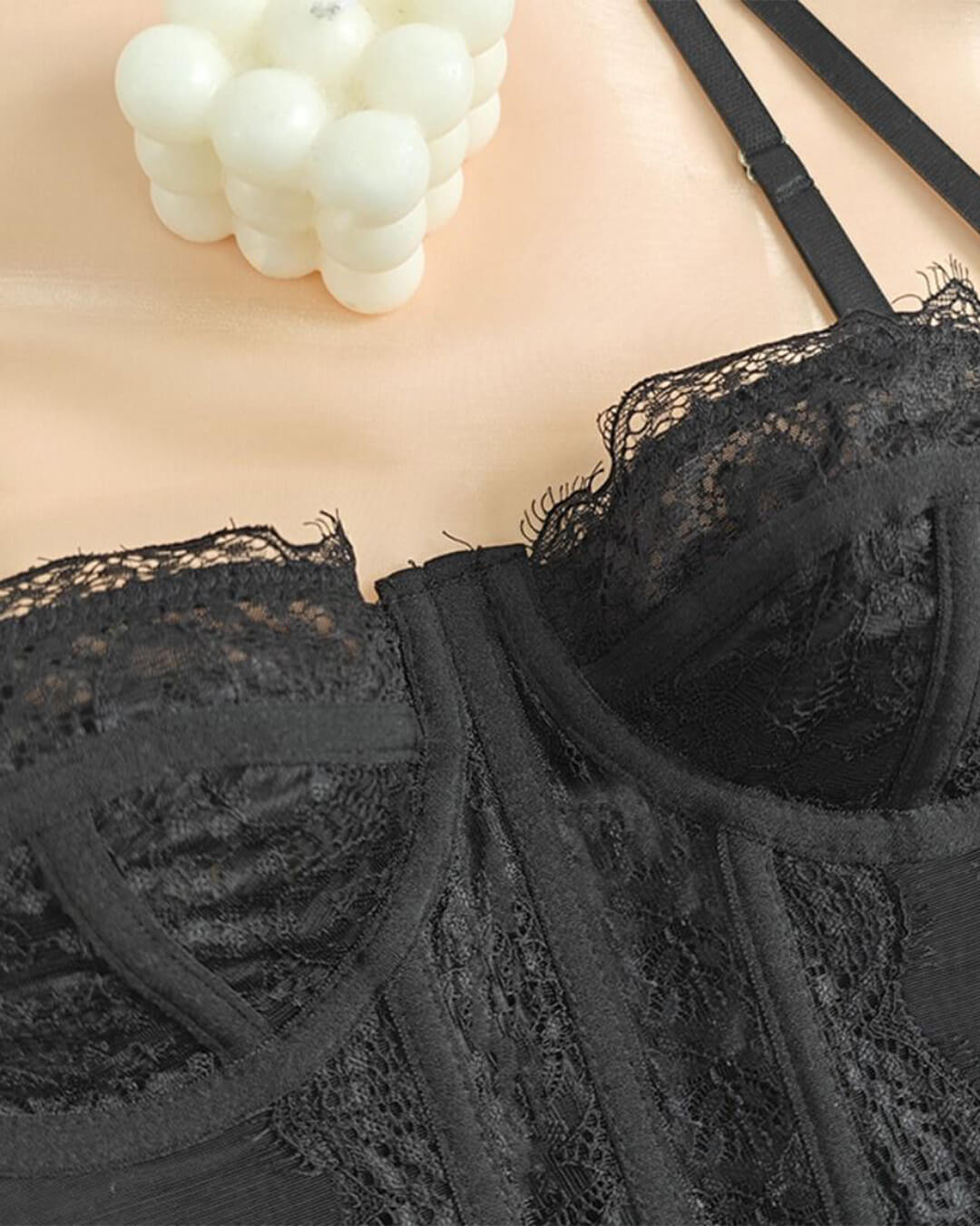 Top corsé de encaje con tirantes Antonia