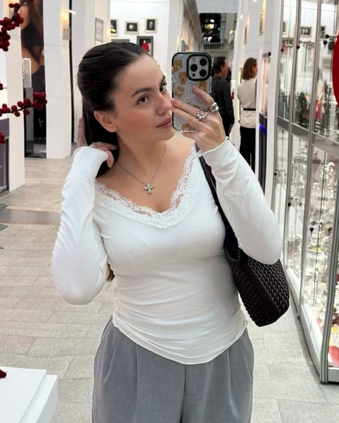 Top de encaje con escote en V Aurora