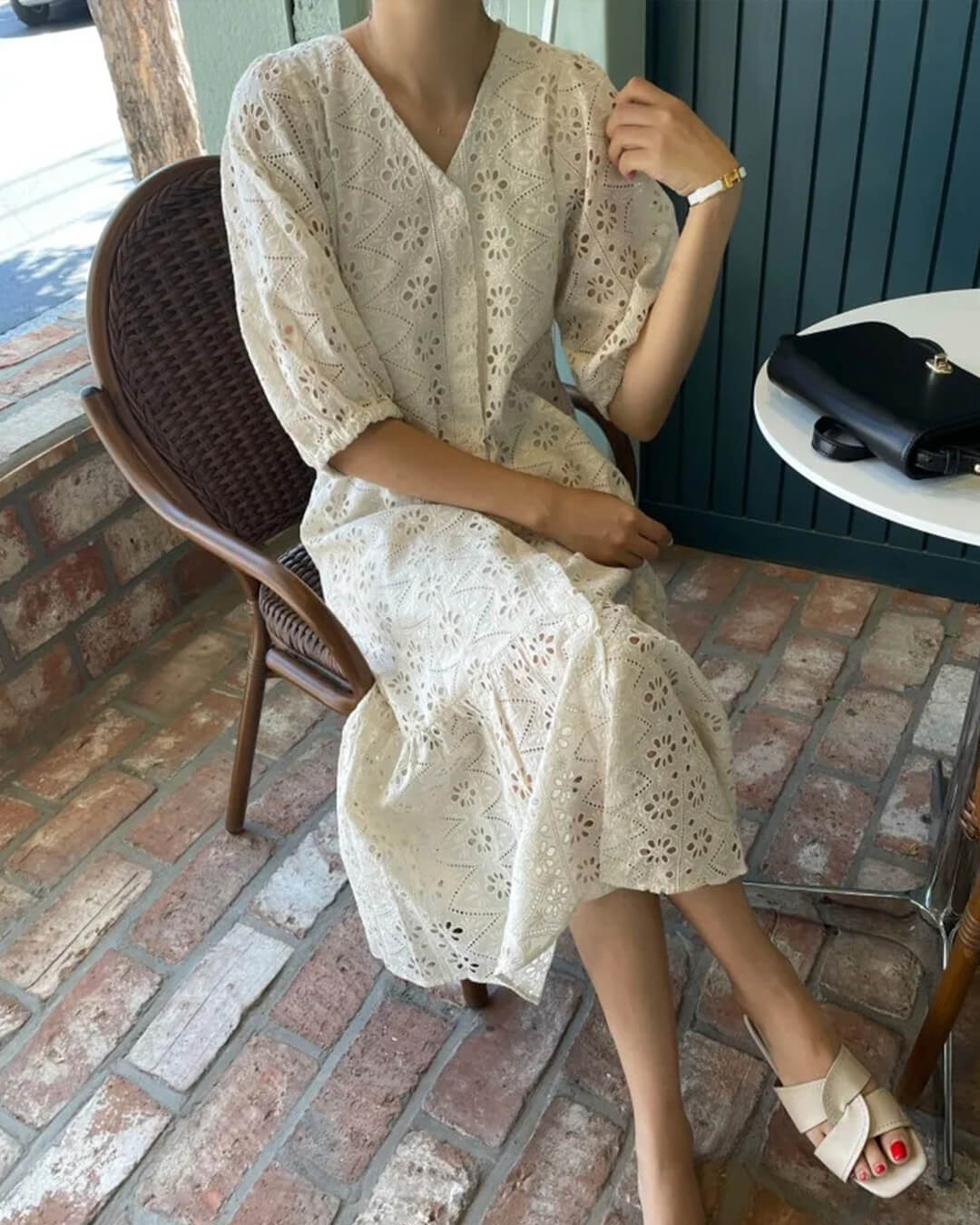 Vestido largo Ava con escote en V y bordado