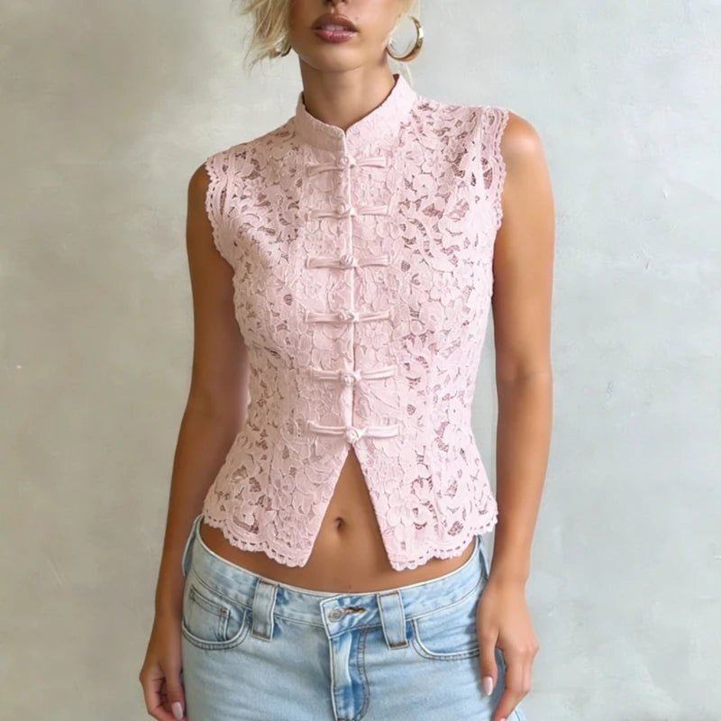 Blusa Beatrix de encaje semitransparente con cuello mao