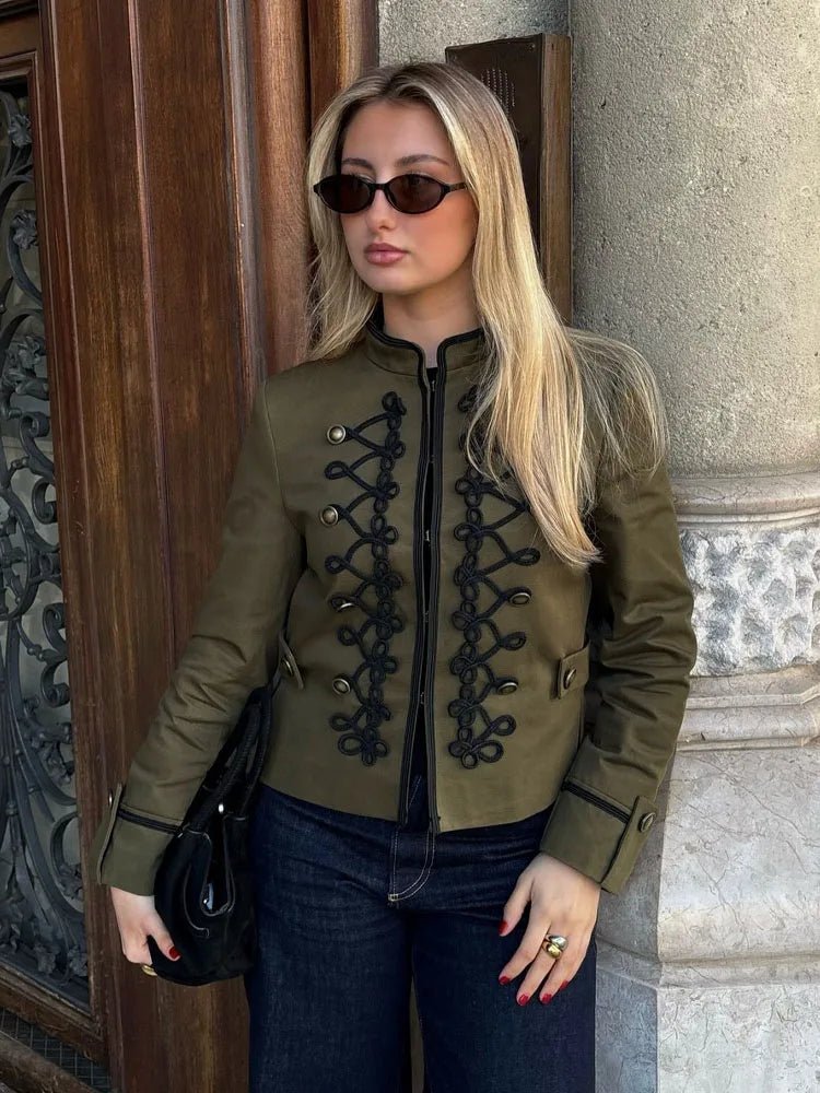 Chaqueta napoleón Becky con hebilla de nudo de cuerda