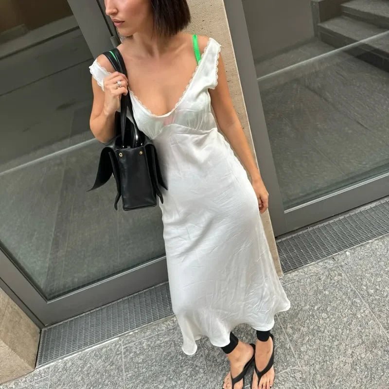 Vestido midi de satén con escote pronunciado Bellina