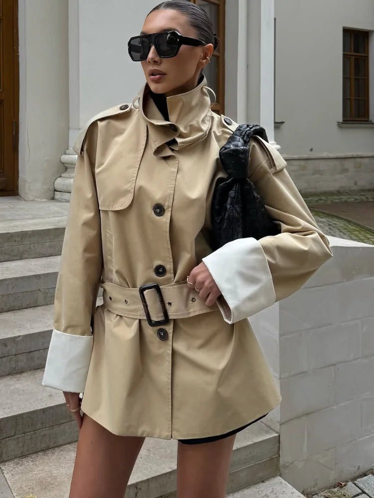 Chaqueta estilo gabardina con puños en contraste Brenda