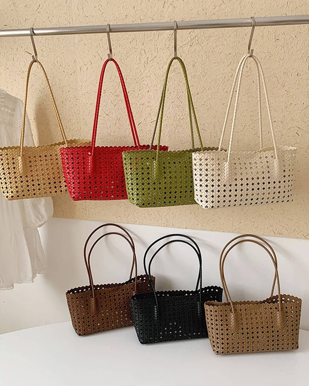 Bolso de mano de paja tejida Briana