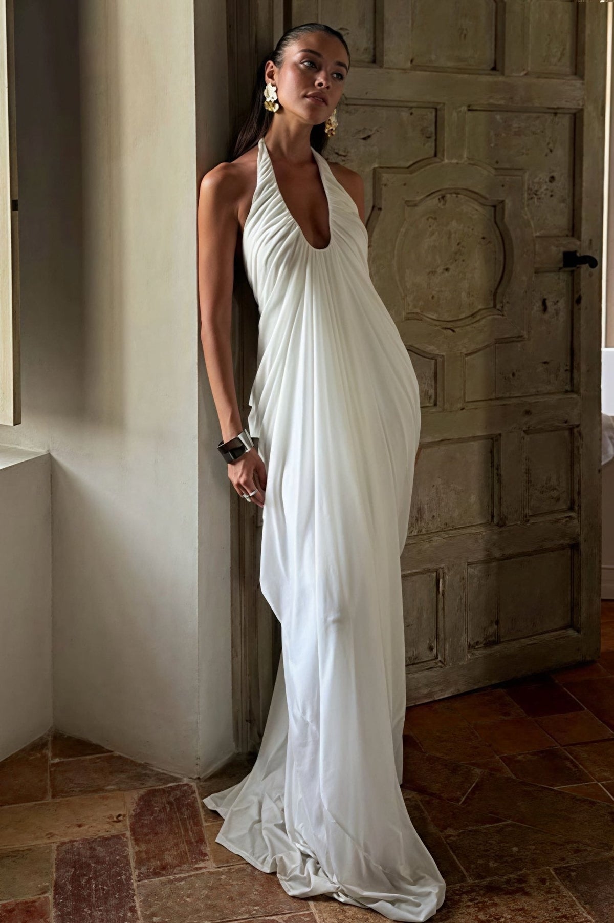 Vestido largo de tul con escote halter y volantes Calliope