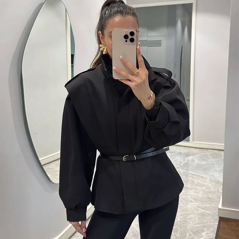 Gabardina corta con cinturón Camille