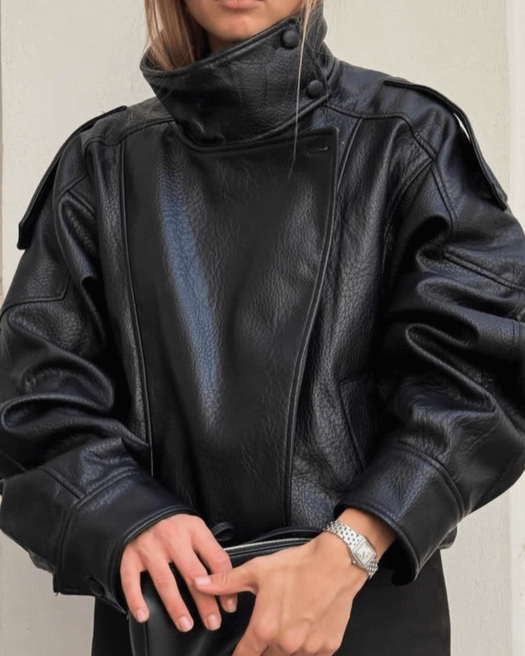 Chaqueta asimétrica de cuero Carla