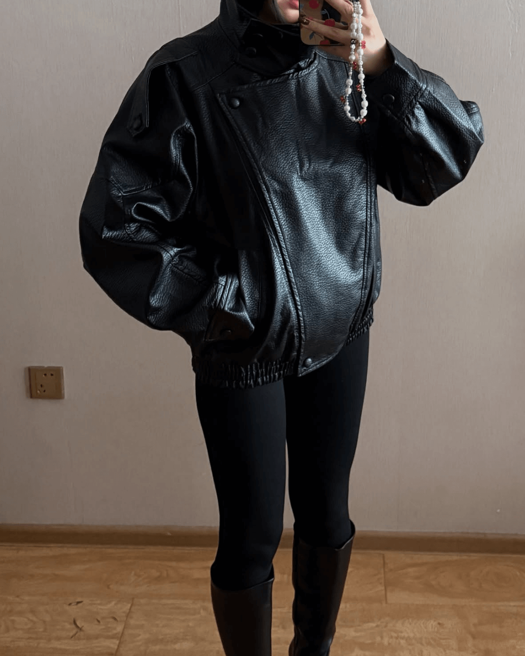 Chaqueta asimétrica de cuero Carla