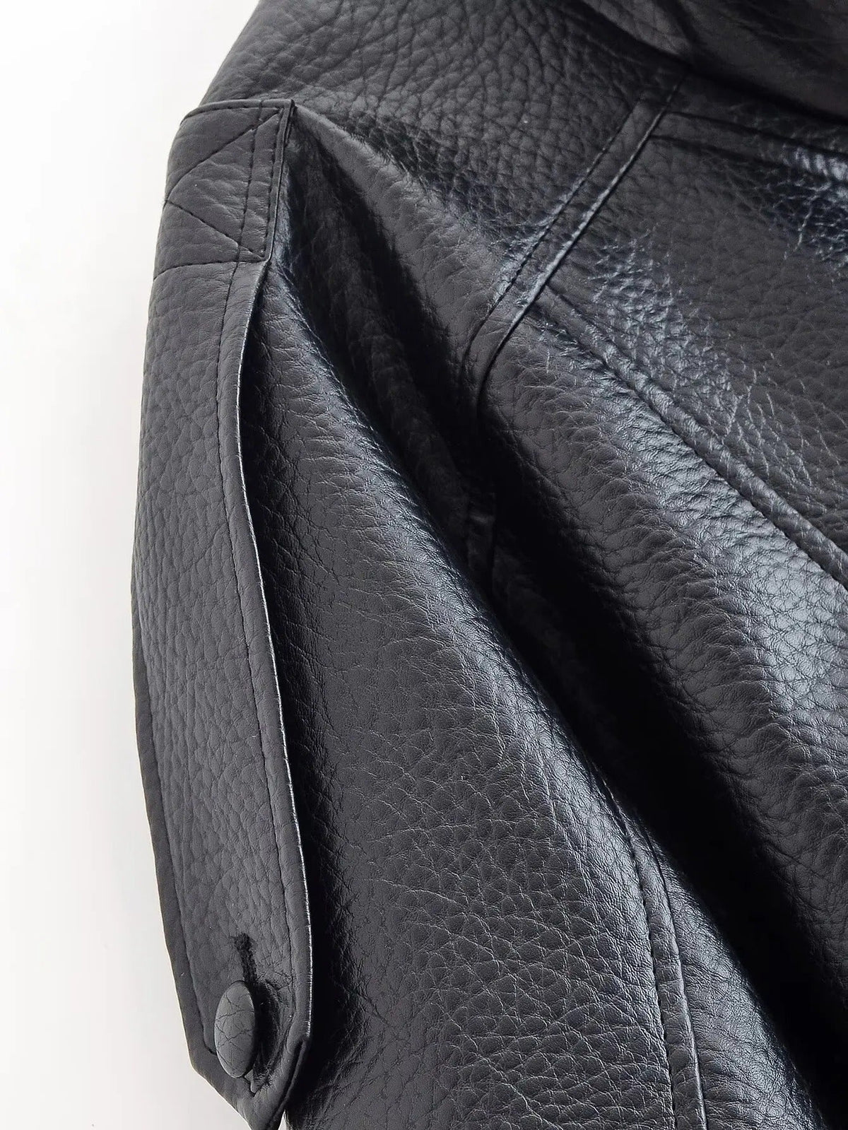 Chaqueta asimétrica de cuero Carla