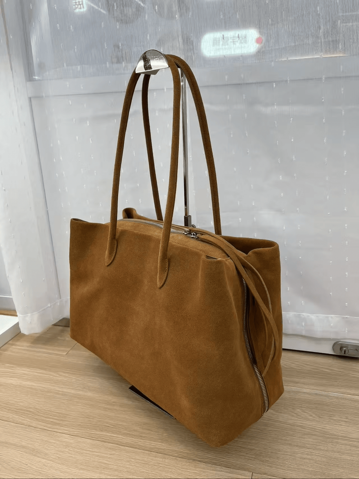 Bolso tote de ante aterciopelado Carly