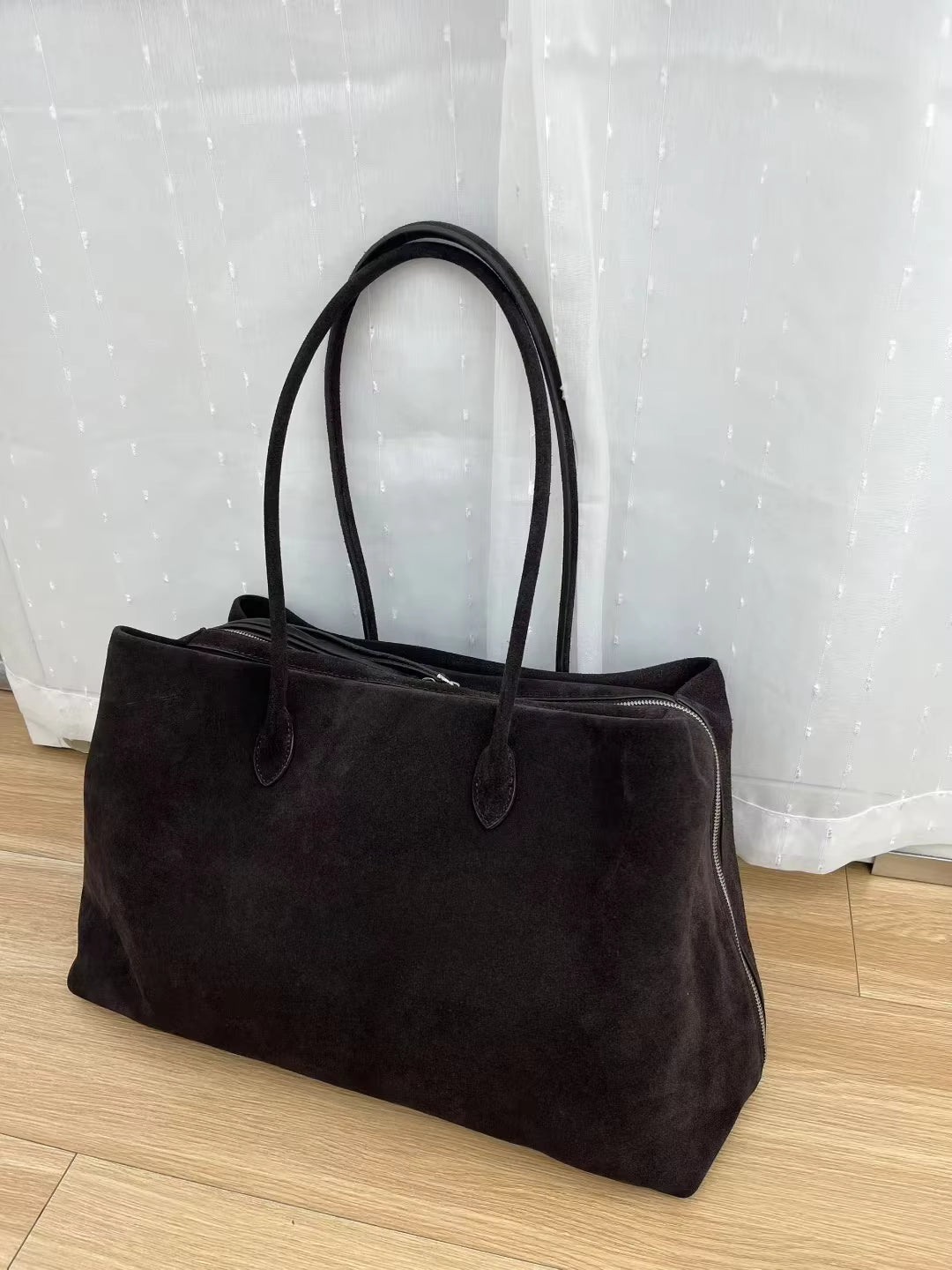 Bolso tote de ante aterciopelado Carly