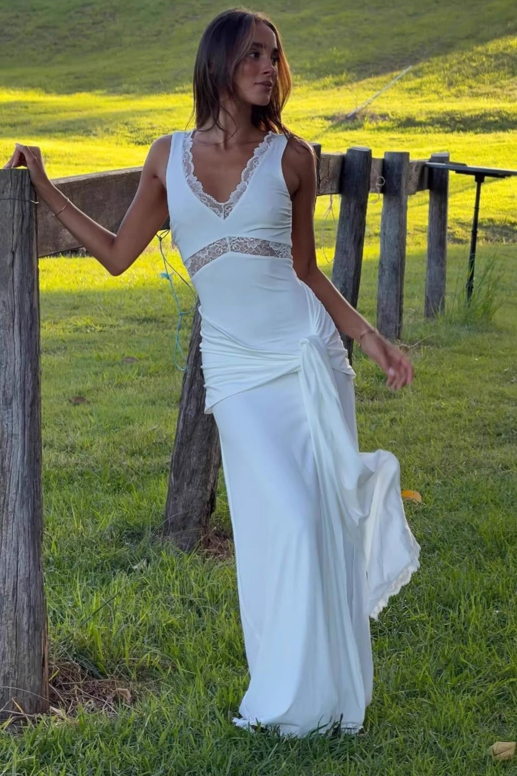 Vestido largo Carmela con panel de encaje y tirantes ajustables