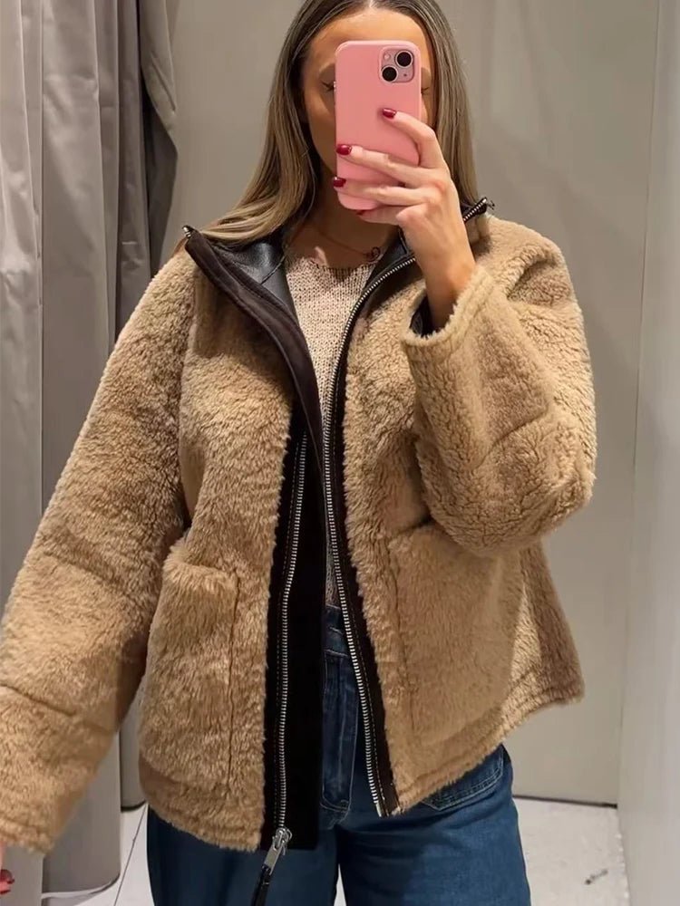 Chaqueta de piel sintética Carol con cuello mao