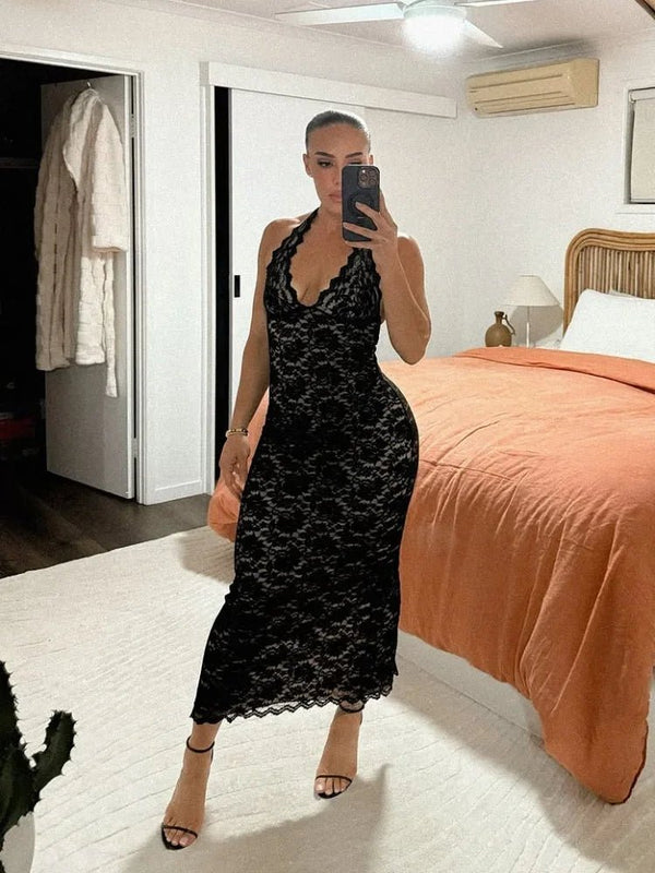 Vestido largo de encaje con cuello halter Cassia