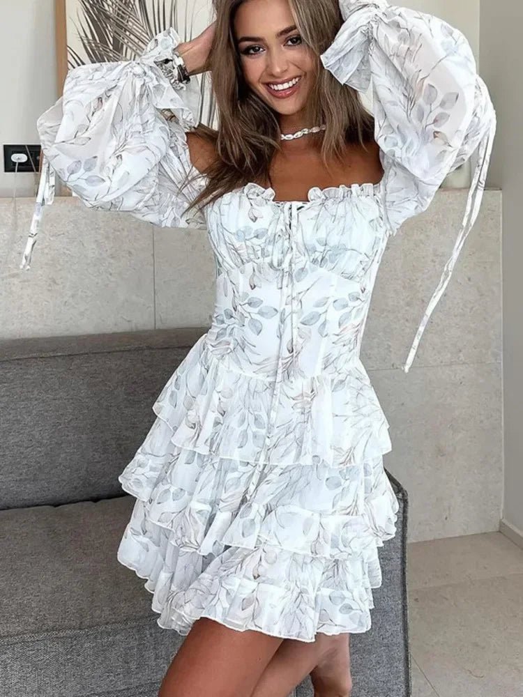 Vestido corto Cate de escote cuadrado y mangas abullonadas