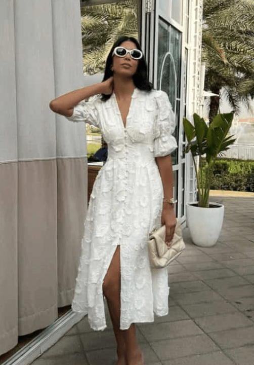 Vestido midi de encaje bordado con escote en V Celeste