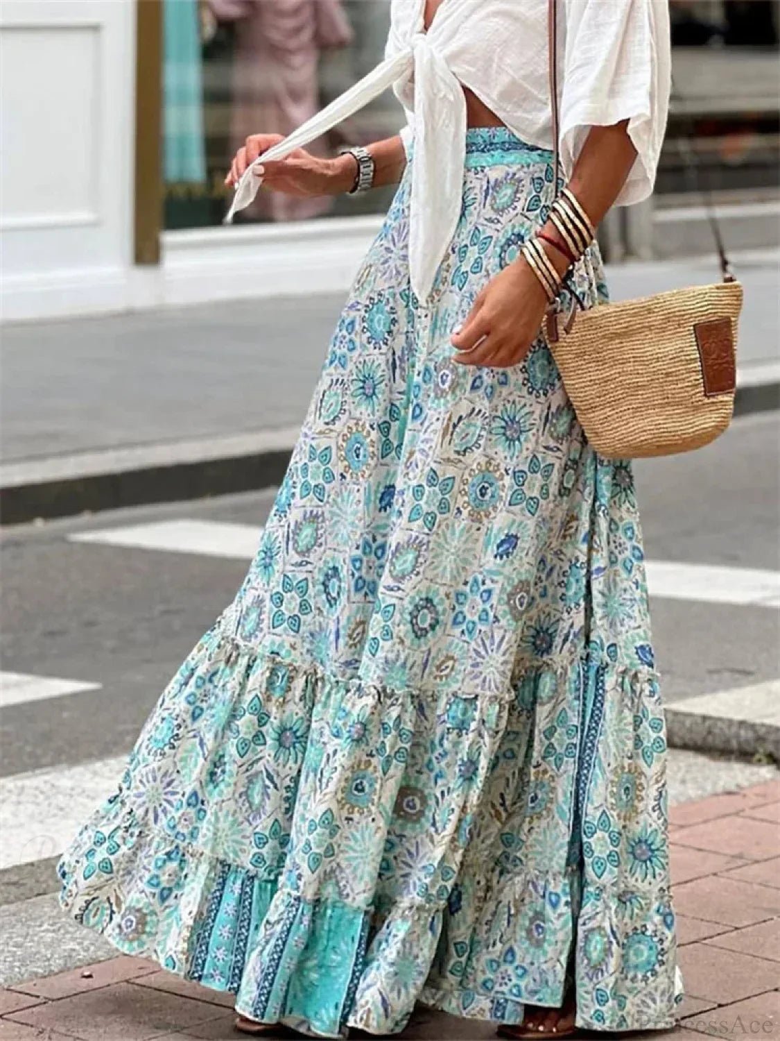 Falda bohemia fluida Celeste con estampado y bajo de volantes