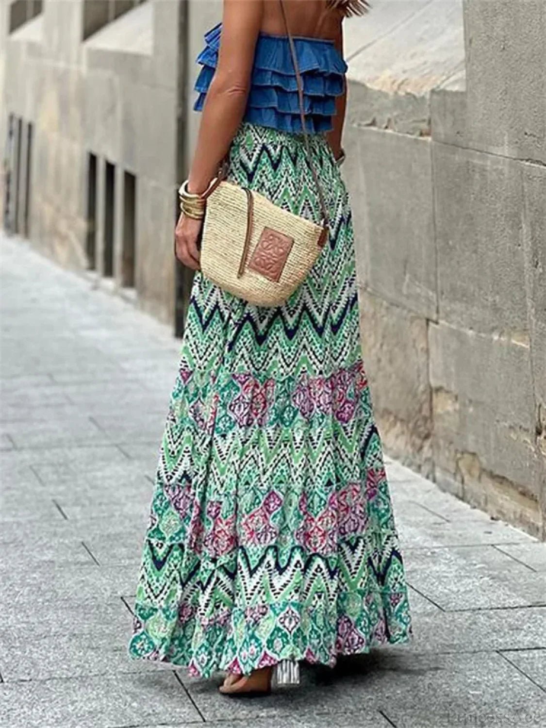 Falda bohemia fluida Celeste con estampado y bajo de volantes
