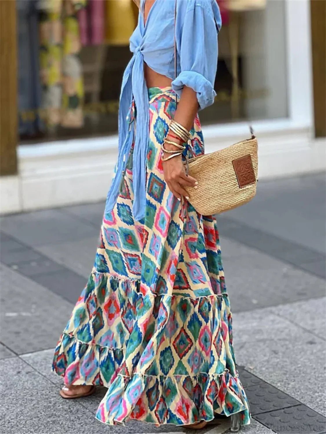 Falda bohemia fluida Celeste con estampado y bajo de volantes