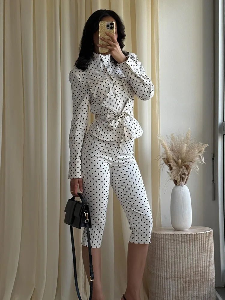 Conjunto de chaqueta y pantalón capri de lunares Cherry