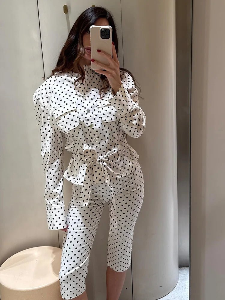 Conjunto de chaqueta y pantalón capri de lunares Cherry