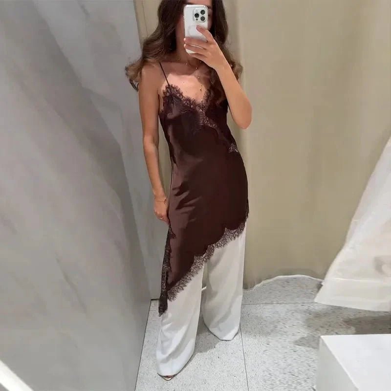 Vestido midi Chiara de satén con encaje asimétrico