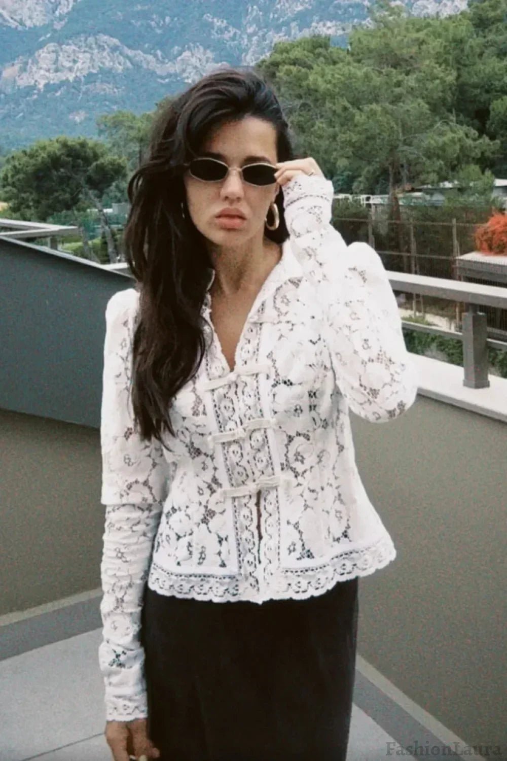 Blusa elegante de encaje Claire