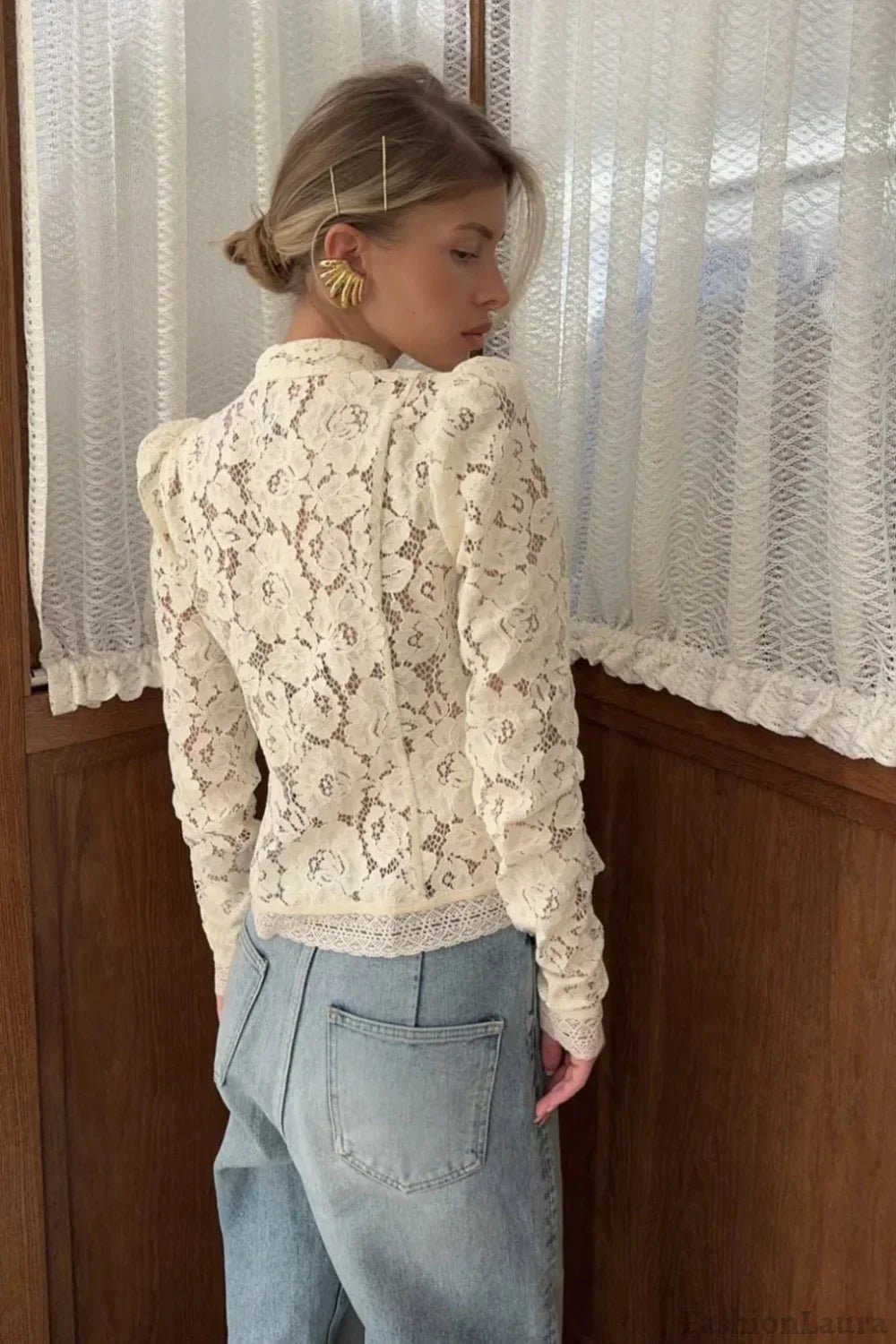 Blusa elegante de encaje Claire