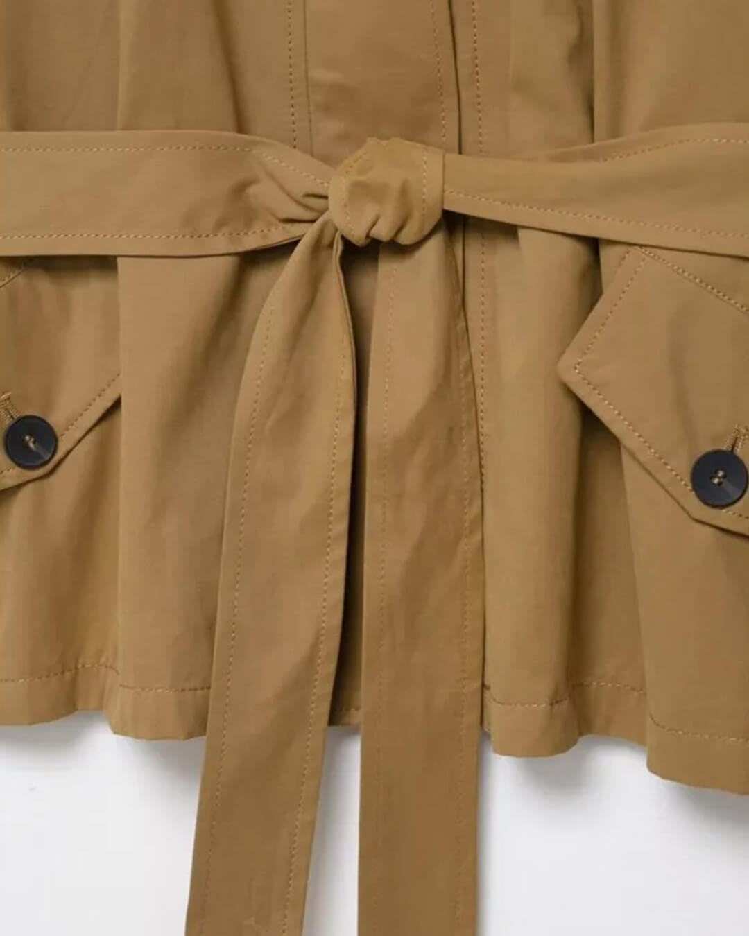 Conjunto de minifalda pantalón y gabardina corta Claire
