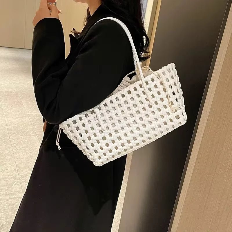 Bolso tote de hombro calado Claudia