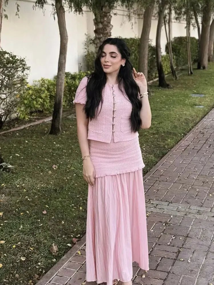 Conjunto Claudia de top de punto de tirantes y falda plisada