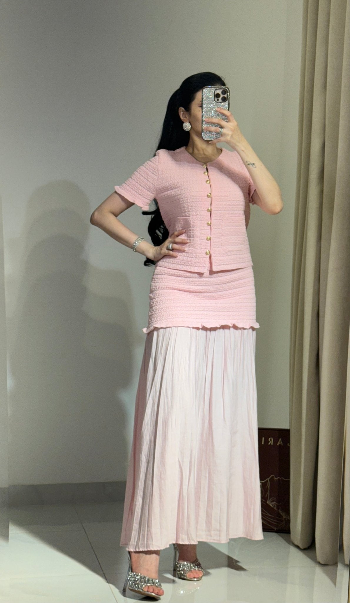 Conjunto Claudia de top de punto de tirantes y falda plisada