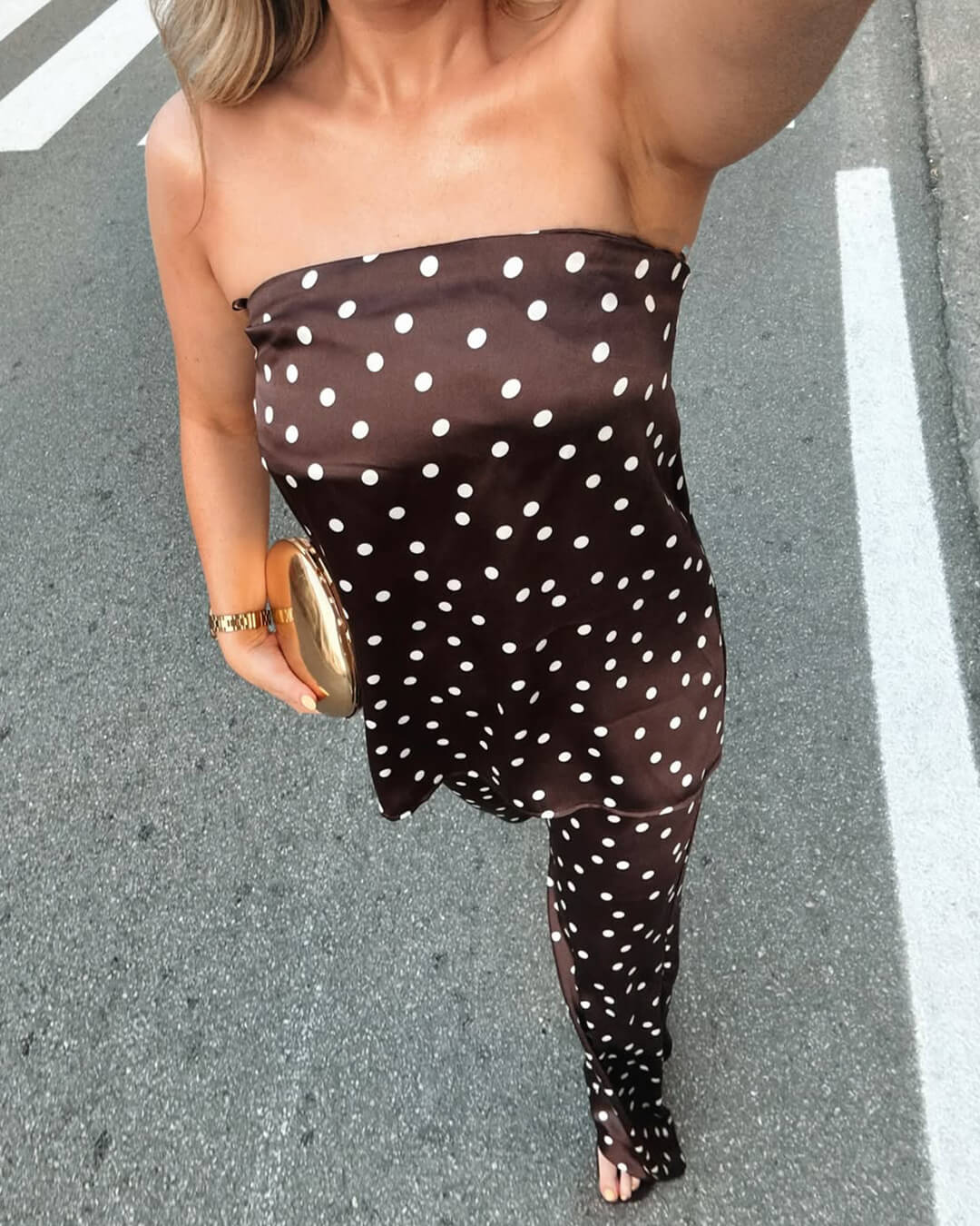 Traje de pantalón de satén Claudine con top bandeau
