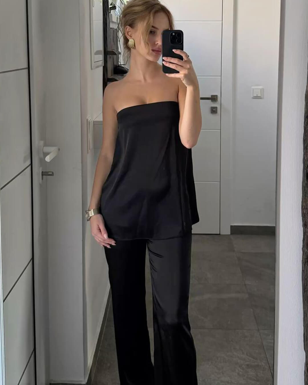 Traje de pantalón de satén Claudine con top bandeau