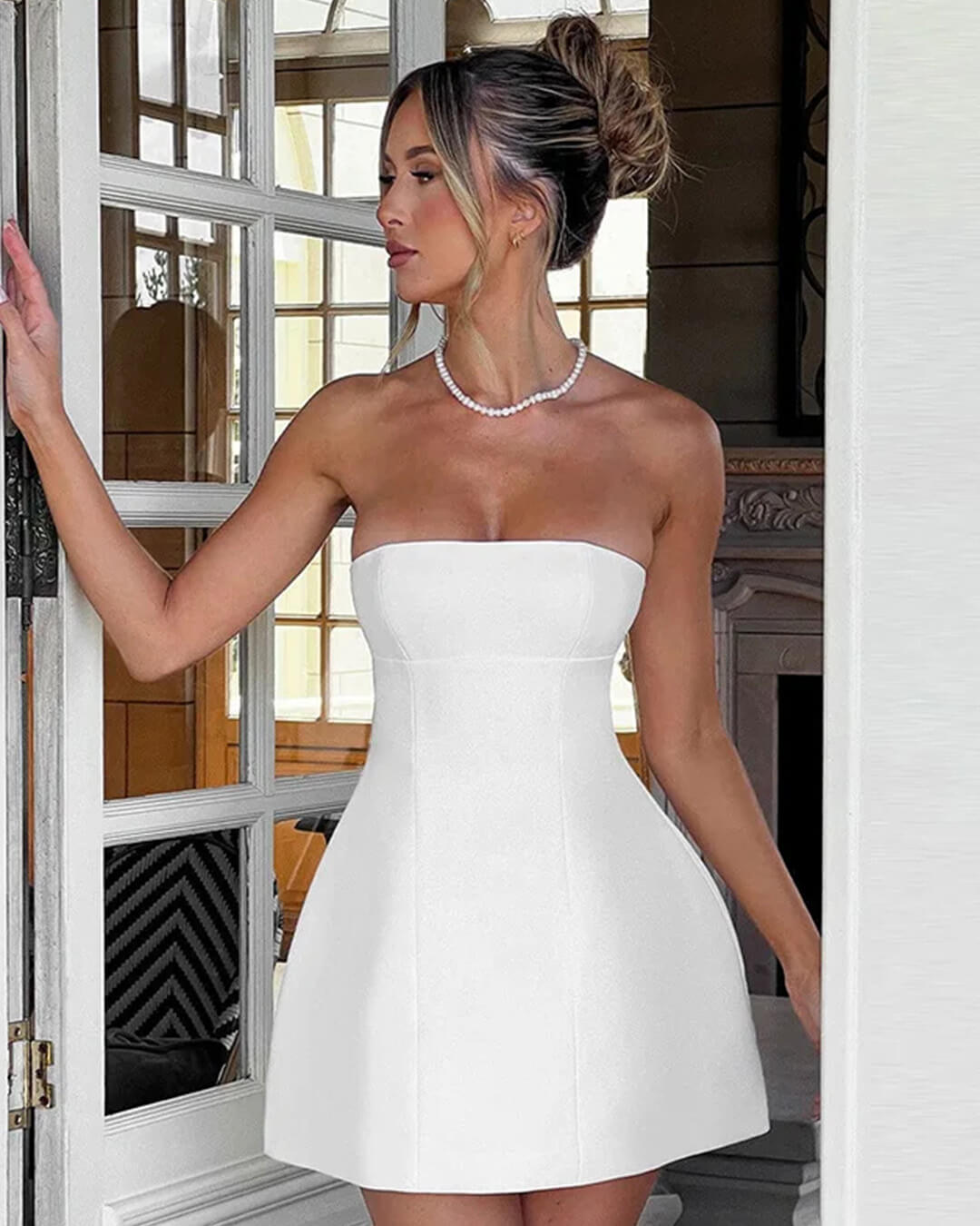 Minivestido Colby sin tirantes con cintura fruncida