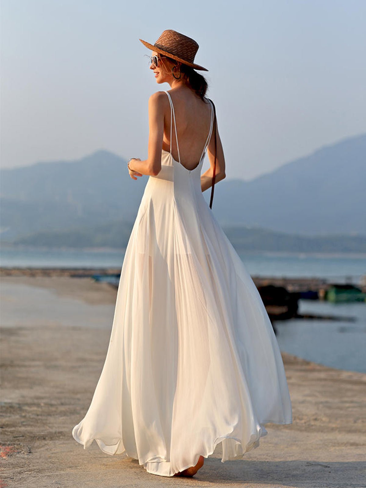 Vestido largo sin espalda con escote en V Delphine